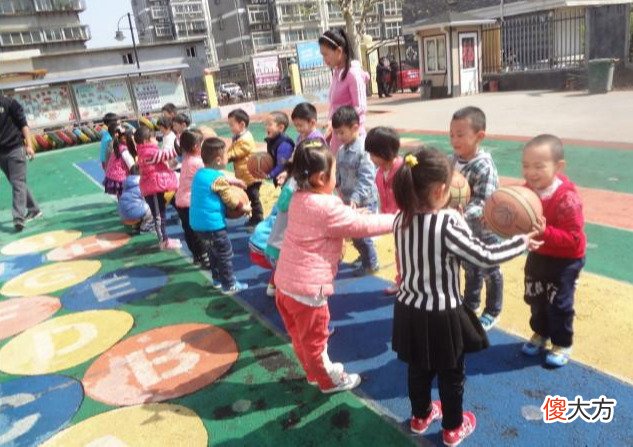 孩子幼儿园遭欺负，父母该如何应对？4个妙招搞定“幼儿园暴力”