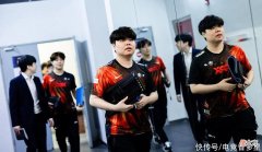 【游戏迷】牛排教练的执教能力有多“强”？来到LPL后，竟害了这么多队伍