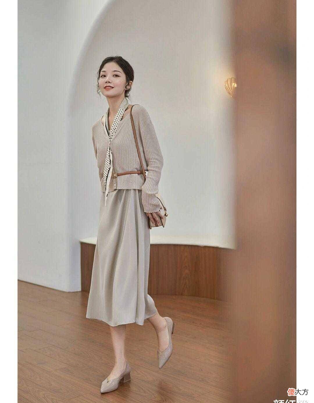 【时尚一点】春季怎么穿出文艺范的风格？针织衫搭配阔腿裤