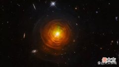 毛骨悚然，垂死恒星，看起来像通往冥界的大门