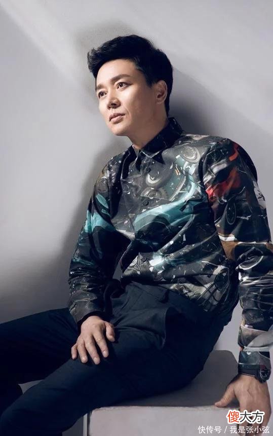 【时尚一点】男人到了中年别乱剪头发，这3种“发型”记得避开，油腻又掉气质