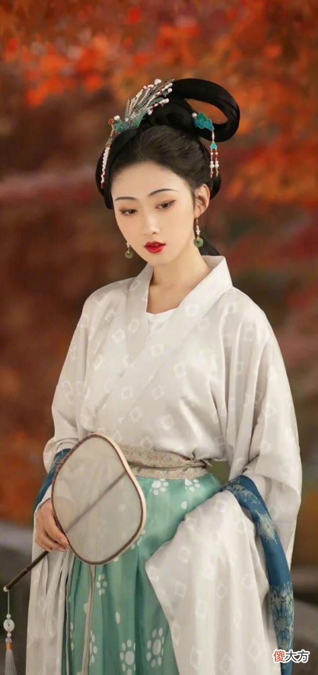 【时尚一点】之前是倭风，现在又来个欧美风，中华上下五千年满足不了你了？