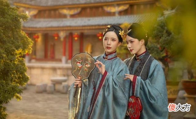 【时尚一点】之前是倭风，现在又来个欧美风，中华上下五千年满足不了你了？