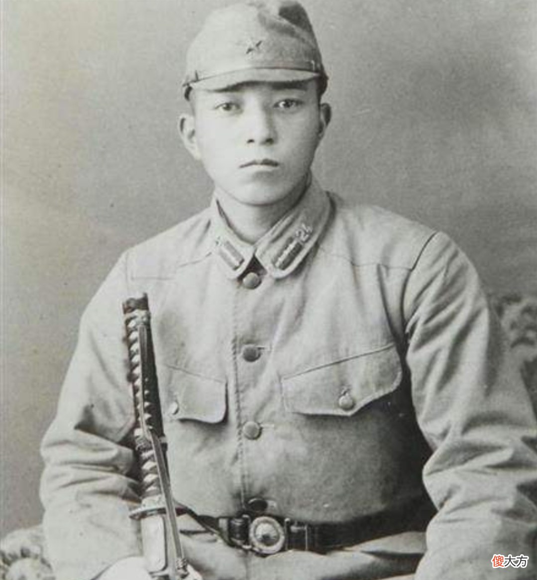 【爱历史】96岁老妇，60年来抱着日军遗留衣服入睡，儿子对此痛骂不绝