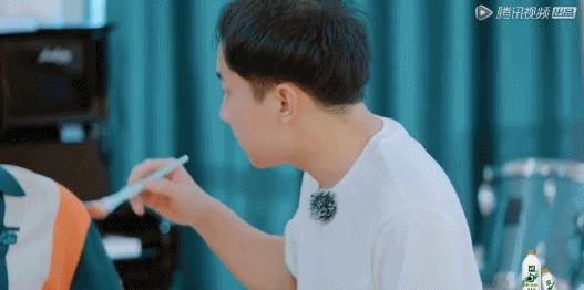 【就爱时尚】徐志胜给李雪琴化刘亦菲仿妆？！