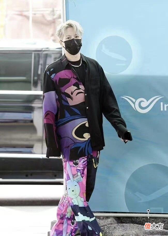 【就爱时尚】为什么很多男生都会手贱买一件花衬衫？因为真的太好看了