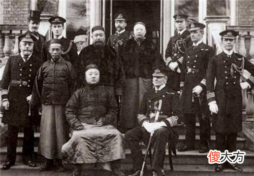 【历史故事】海军司令太困倒椅子上睡着了，一小兵为其盖上毛毯，命运从而改变