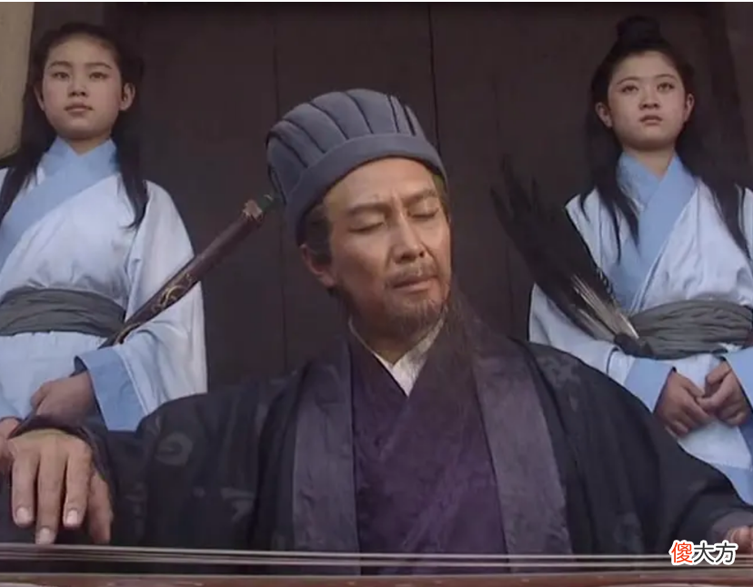 【爱历史】诸葛亮一年四季不离手的扇子，关于它有什么来历呢？