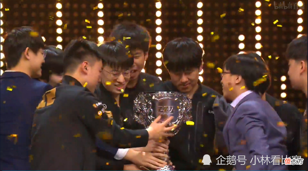 【游戏迷】“RNG没有弱的AD”，Gala五杀封神赛后现暖心一幕，欢迎回到被RNG统治的年代。