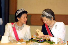 【爱历史】纪子妃：40岁拼命生下继承人，笑容可怕心机重，爱和妯娌雅子比