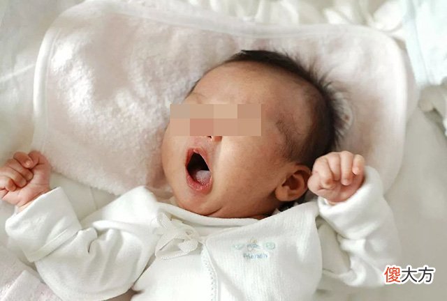 孕妈给宝宝买衣服，收到后怒退称衣缝反了，商家：新手宝妈勿扰！