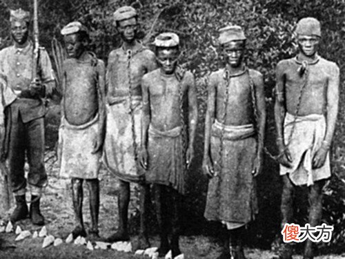 【爱历史】美国不但有《独立宣言》，还有《黑奴法典》！首任总统带头蓄奴