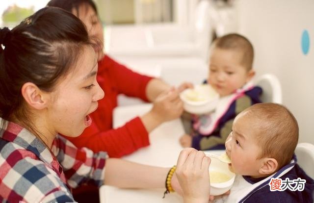 初次给宝宝添辅食，宝妈不知如何是好？做好这些事，可以事半功倍