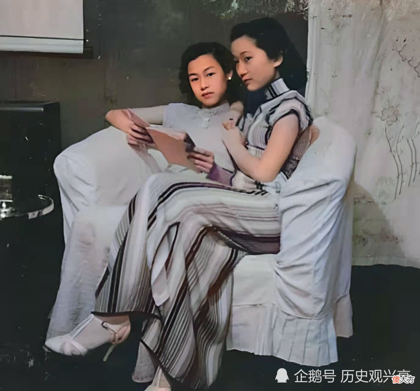 【历史故事】民国老照片：图2是青楼上班的艺术工作者，图5是逃难的妇女