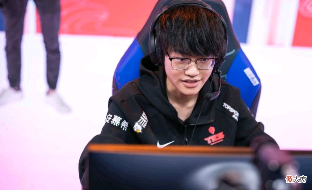 【游戏世界】LCS解说谈Knight：在一个点上，他比不了Rookie