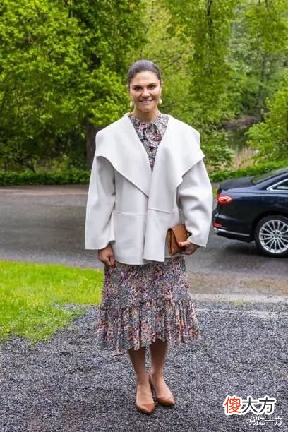 【历史故事】维多利亚公主花裙飘逸 最年长女王储被称“欧洲的教母” 子女好秀气