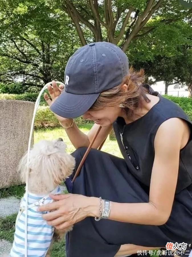 【就爱时尚】上了年纪的日本主妇:再忙也注重妆发,打扮简约却不显老,太美了