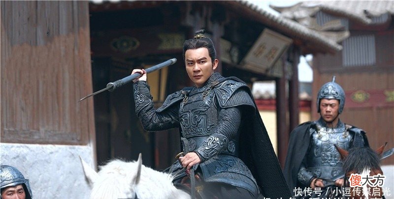 【爱历史】历史上,三国的曹操是圣人还是罪人?为什么他到死都没有称帝?