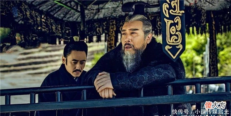 【爱历史】历史上,三国的曹操是圣人还是罪人?为什么他到死都没有称帝?