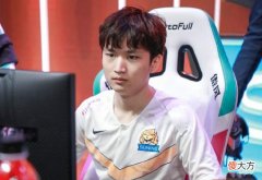 【游戏世界】焕峰把自己玩没了？Angel直播爆出正试训新队友，此人曾是AD质检员