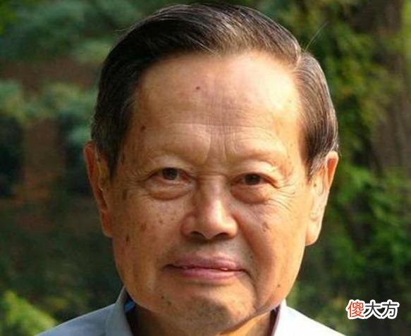 【历史故事】杨振宁：我本来就是中国人，很高兴恢复中国国籍
