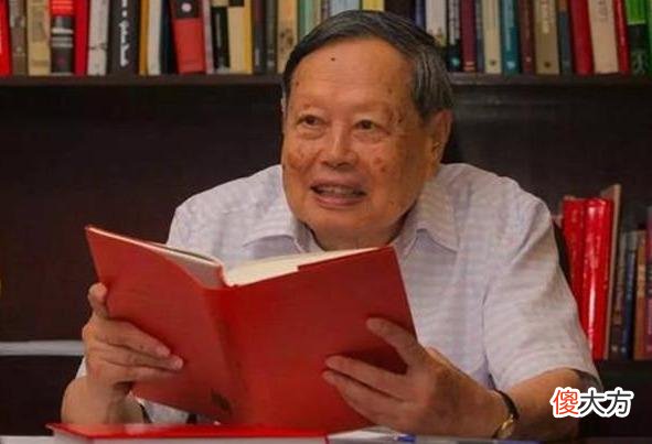 【历史故事】杨振宁：我本来就是中国人，很高兴恢复中国国籍