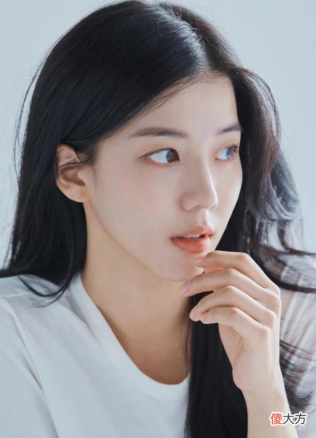 【时尚一点】ins时尚博主chaemm兼具甜美与女人味的风格 可盐可甜的代表