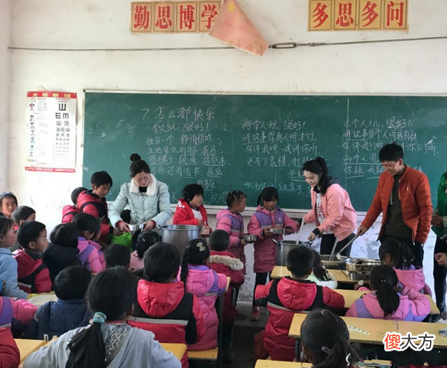 如果孩子沉迷游戏，父母别盲目责罚，可以尝试用游戏方法教育孩子