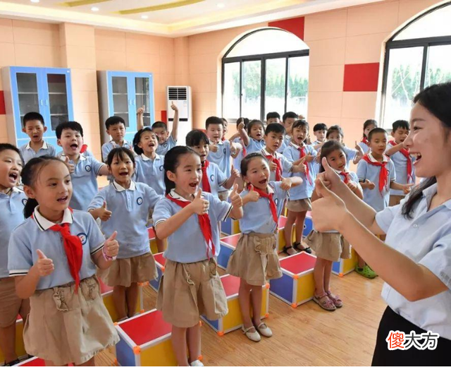 如果孩子沉迷游戏，父母别盲目责罚，可以尝试用游戏方法教育孩子