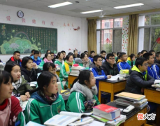 如果孩子沉迷游戏，父母别盲目责罚，可以尝试用游戏方法教育孩子