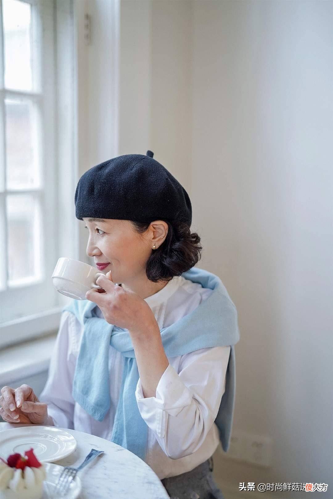 【时尚一点】中年女性穿阔腿裤，这几种搭配很显气质
