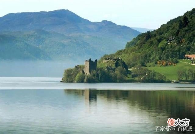 尼斯湖水怪再现身？英国夫妇拍到大型神秘动物，在水下快速游动