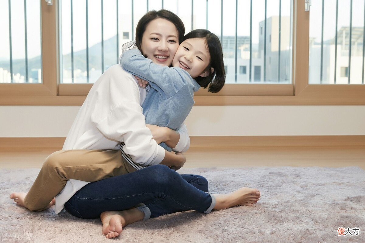 李玫瑾：养育女孩，家长要遵循这4个原则，女儿未来阳光有气质