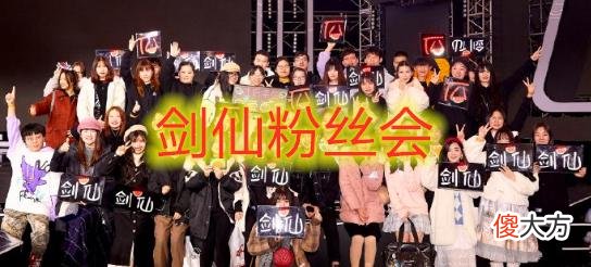 【游戏世界】王者荣耀：国服第一李白踪影全无，网友：可别背上千万违约金了！