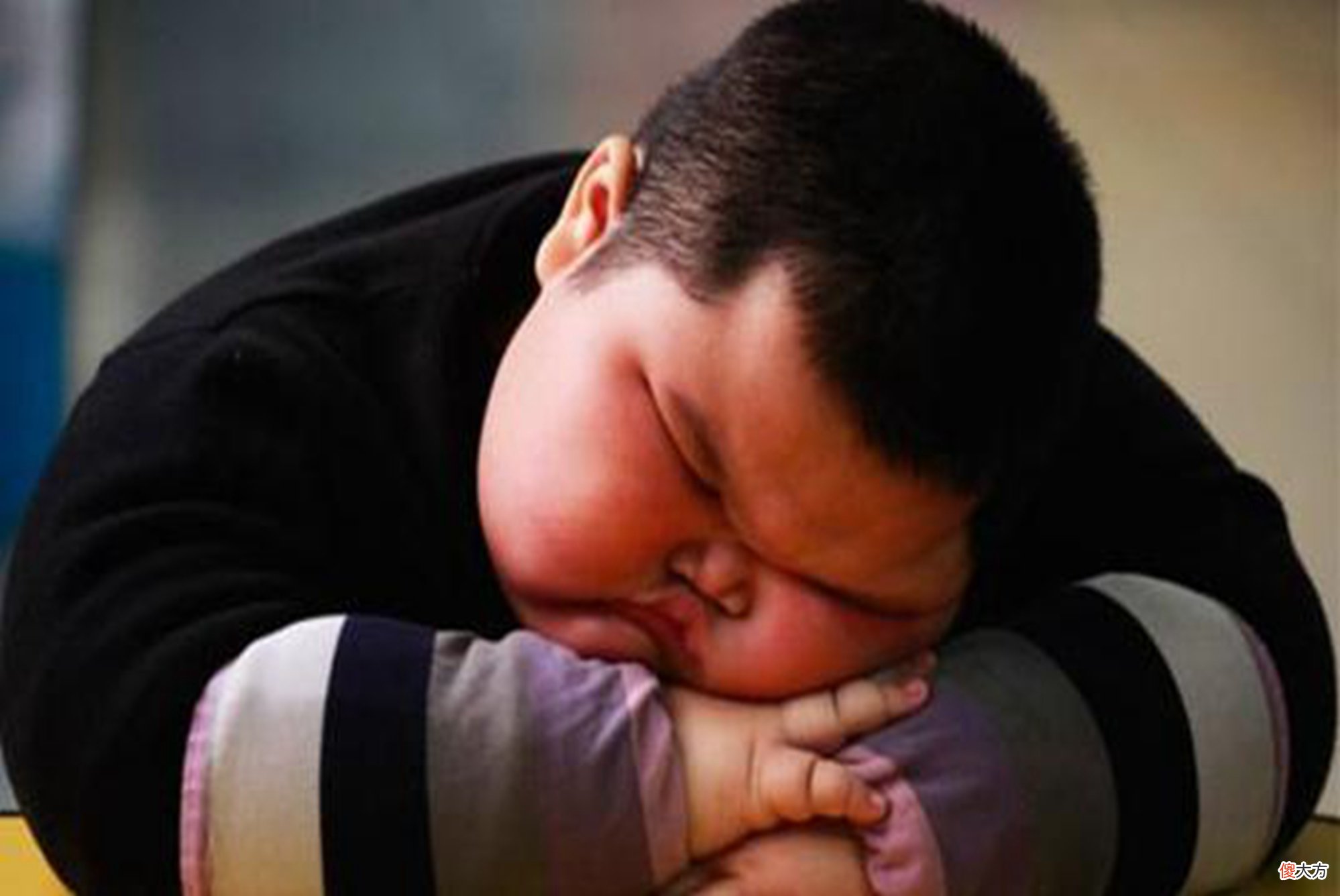 6岁男童积食不长个,医生看舌苔后捂鼻问:“防腐剂”吃了多少