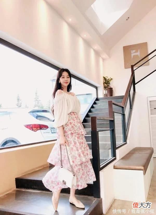 【时尚一点】女人到了中年，把碎花裙和短裙都扔了吧！换成另外4种才优雅得体