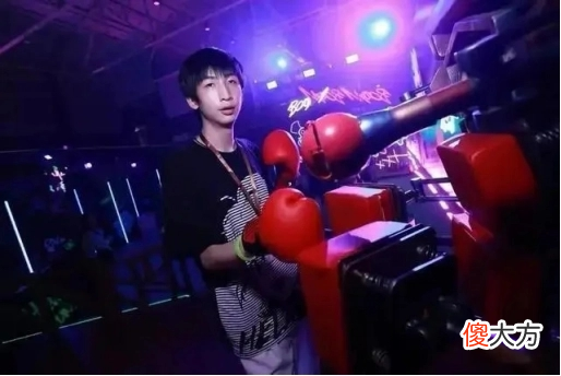 【游戏世界】小超梦猴子大师局细节拉满！四级打两人闪现重置平A完成反杀！