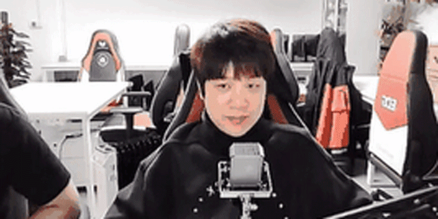 【游戏世界】EDG阿布评论LDL假赛，网友嘲讽：阿布不会假赛，但是擅长假死！