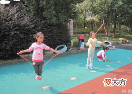 “鸡娃”家长，把目标对准身高，为促进娃长高，花十几万打生长针