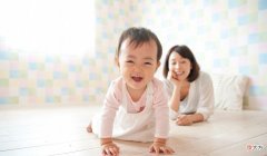 为什么有的孩子10个月就会走路，有的孩子18个月才会走路？