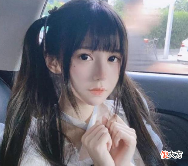 【游戏迷】蔡萝莉露脸自拍被指责‘整容脸’，真实女主播还得看皮克桃