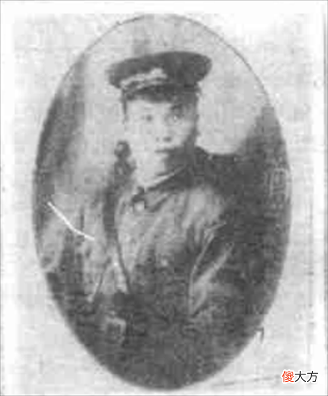 【历史故事】李宗仁一生三婚,亏欠原配太多,独子为母不平:母亲她守70年活寡