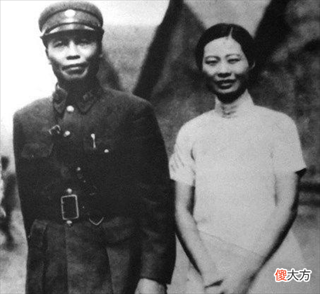 【历史故事】李宗仁一生三婚,亏欠原配太多,独子为母不平:母亲她守70年活寡