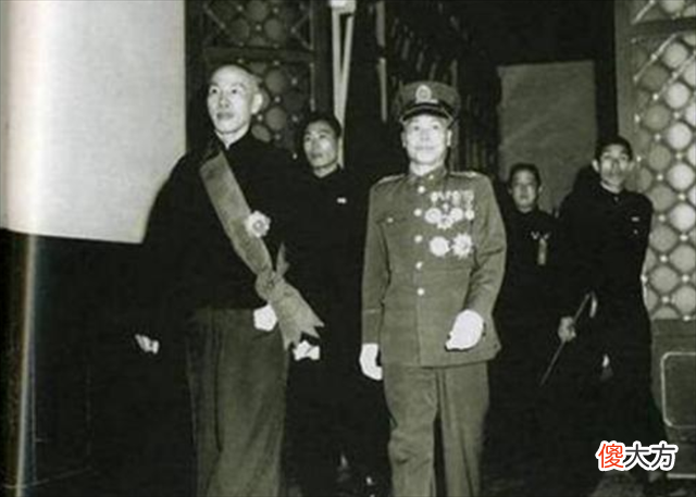 【历史故事】李宗仁一生三婚,亏欠原配太多,独子为母不平:母亲她守70年活寡