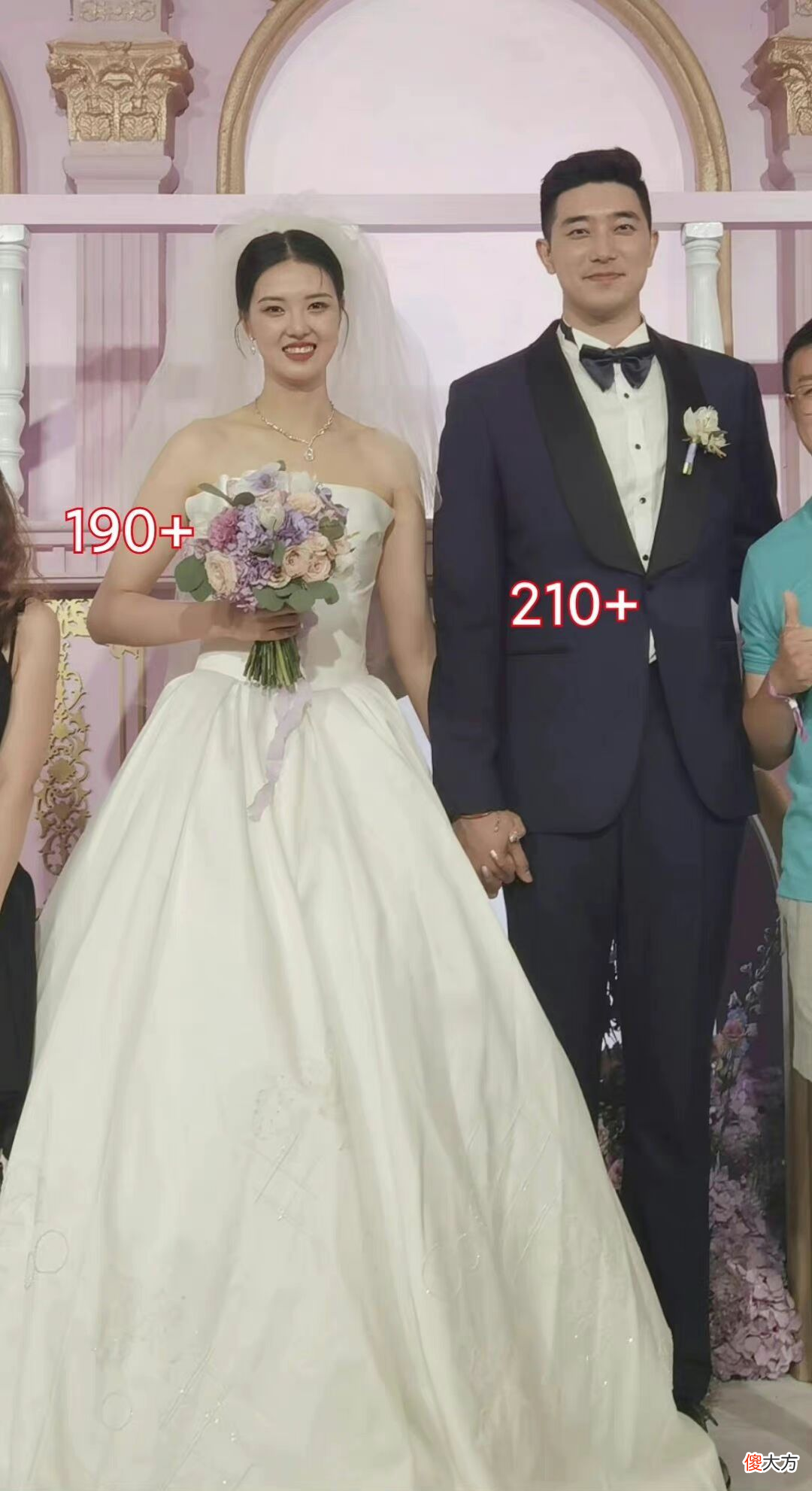 【时尚一点】有效显瘦vs无效显瘦,网友直言:逼自己减肥做什么?逼男的啊!