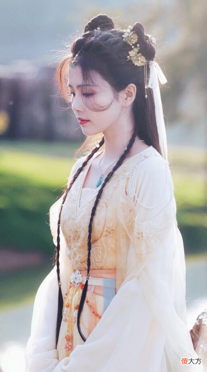 【时尚一点】《长月烬明》的白鹿也太美了！我看到了未来“古偶剧”的希望