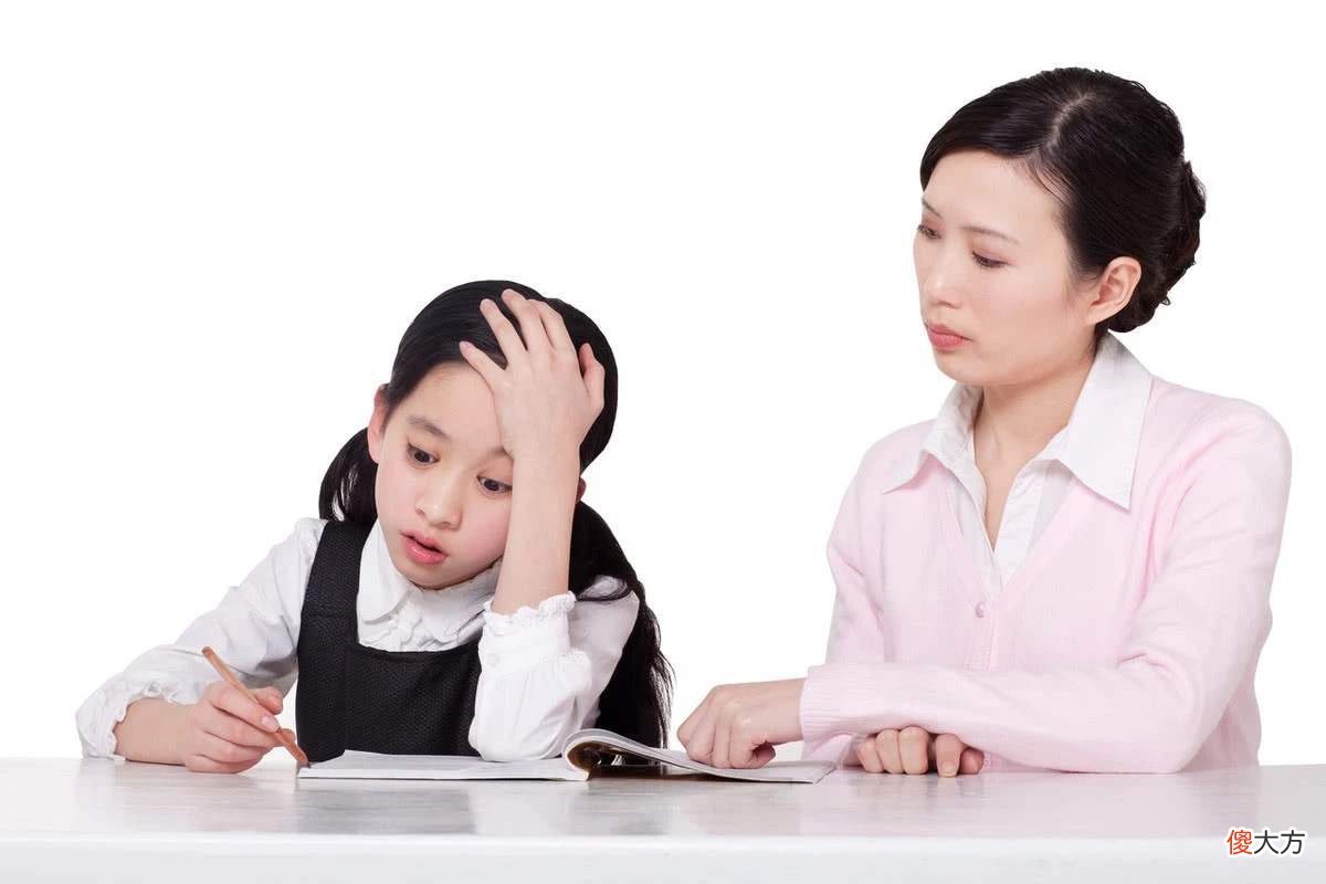 “最伤”孩子的4句话，伤自尊且戳心，父母却总挂在嘴边