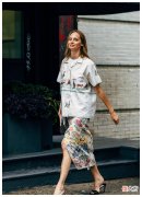 【就爱时尚】夏天的上衣选什么才是西式的