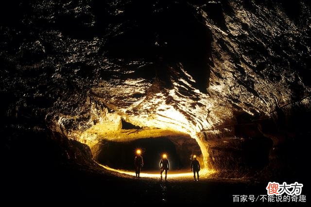 “深度时间”实验：8男7女在完全黑暗，没有钟表的洞穴里住了40天