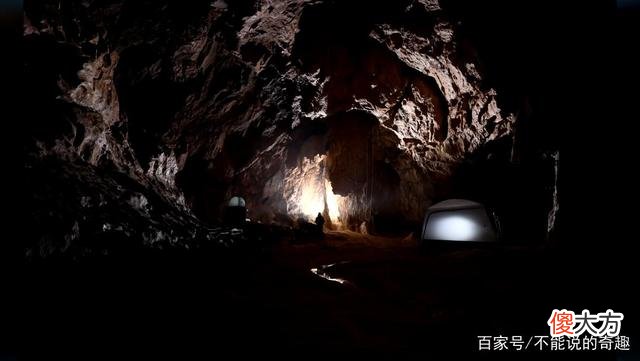 “深度时间”实验：8男7女在完全黑暗，没有钟表的洞穴里住了40天